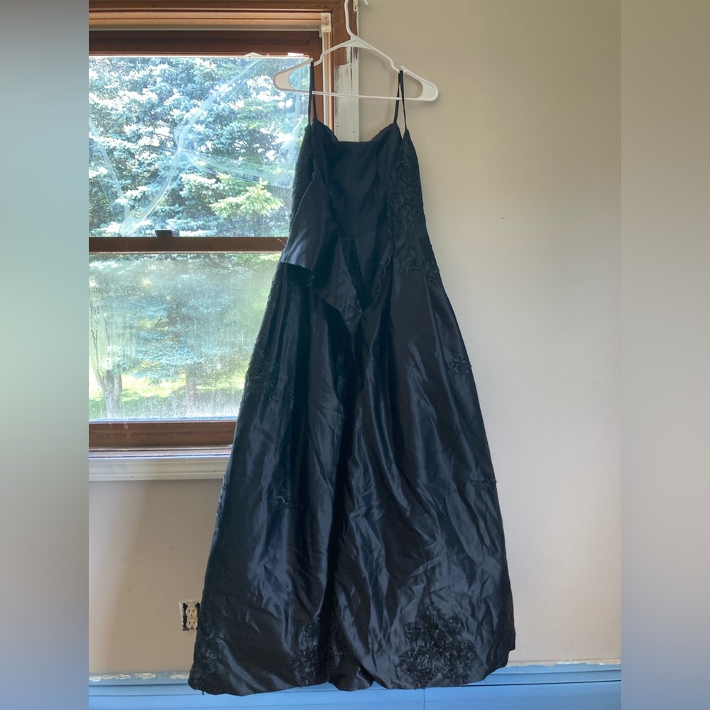 Black Ball Gown/Prom Dress, Size Medium